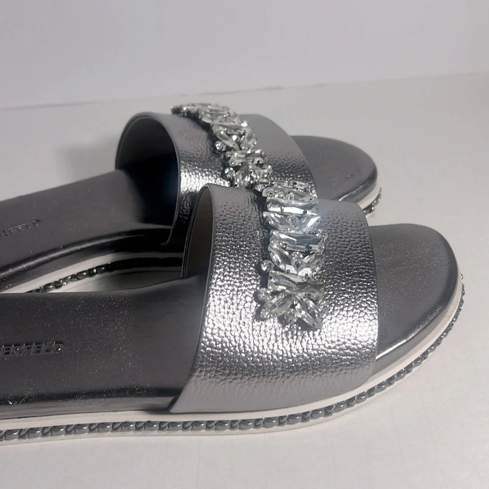 KARL LAGERFELD Women's Silver Metallic Bijou Rhinestone Slide Sandals SZ 8.5 - Picture 2 of 6